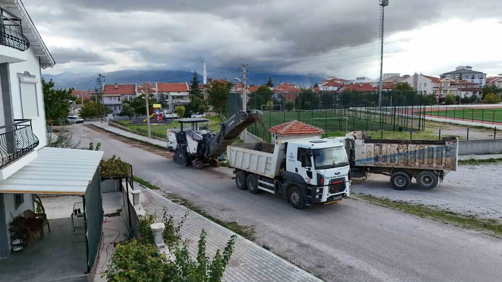 Bolvadin’de değişim rüzgarı: 17 bin metrekarelik asfalt atağı