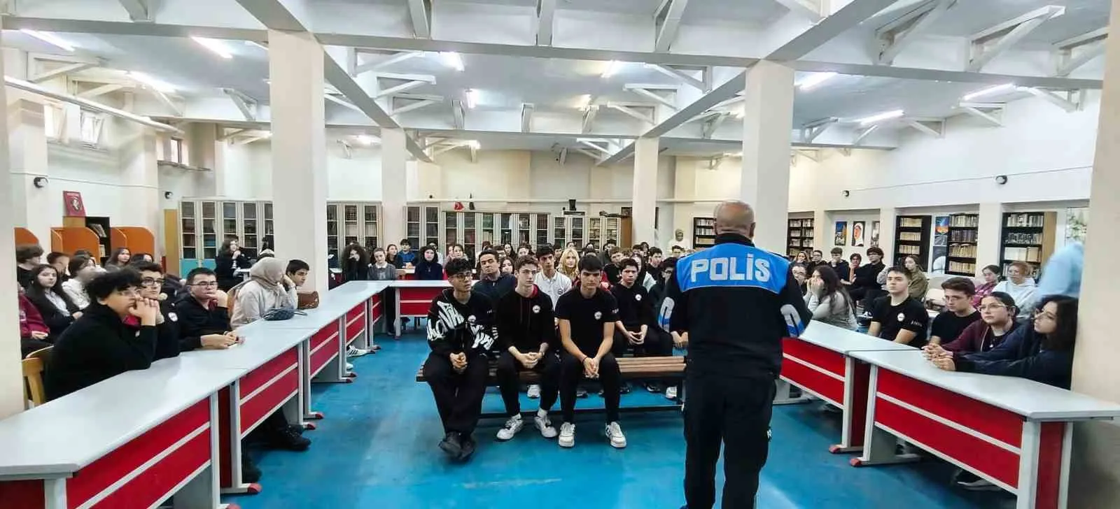 Afyon Lisesi’nde emniyet seferberliği: Gençlere hayat kurtaran bilgiler verildi