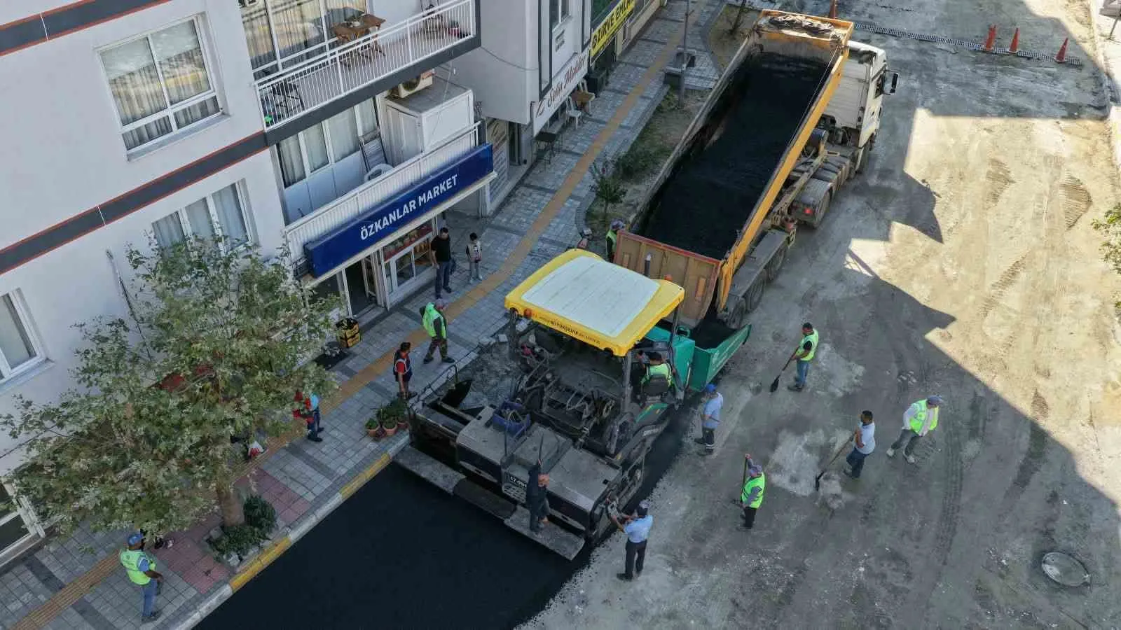 Söke'nin çehresi değişiyor: Aydın Caddesi'nde hummalı çalışma