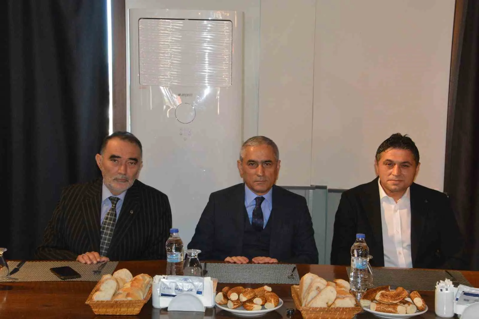 Devletten aldığını devlete geri verdi: 48 yıllık hizmetin ardından alkışlanacak hareket