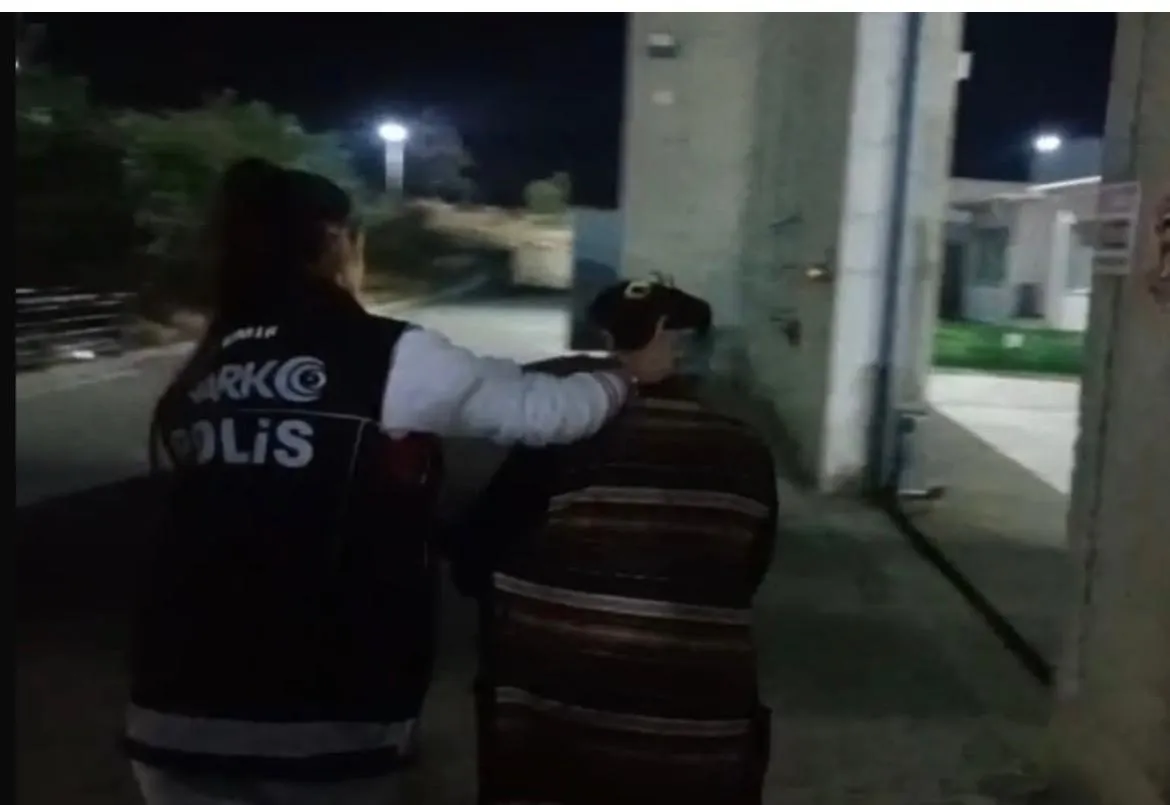 Uyuşturucu operasyonunda büyük sürpriz: Aranan firari suçüstü yakalandı