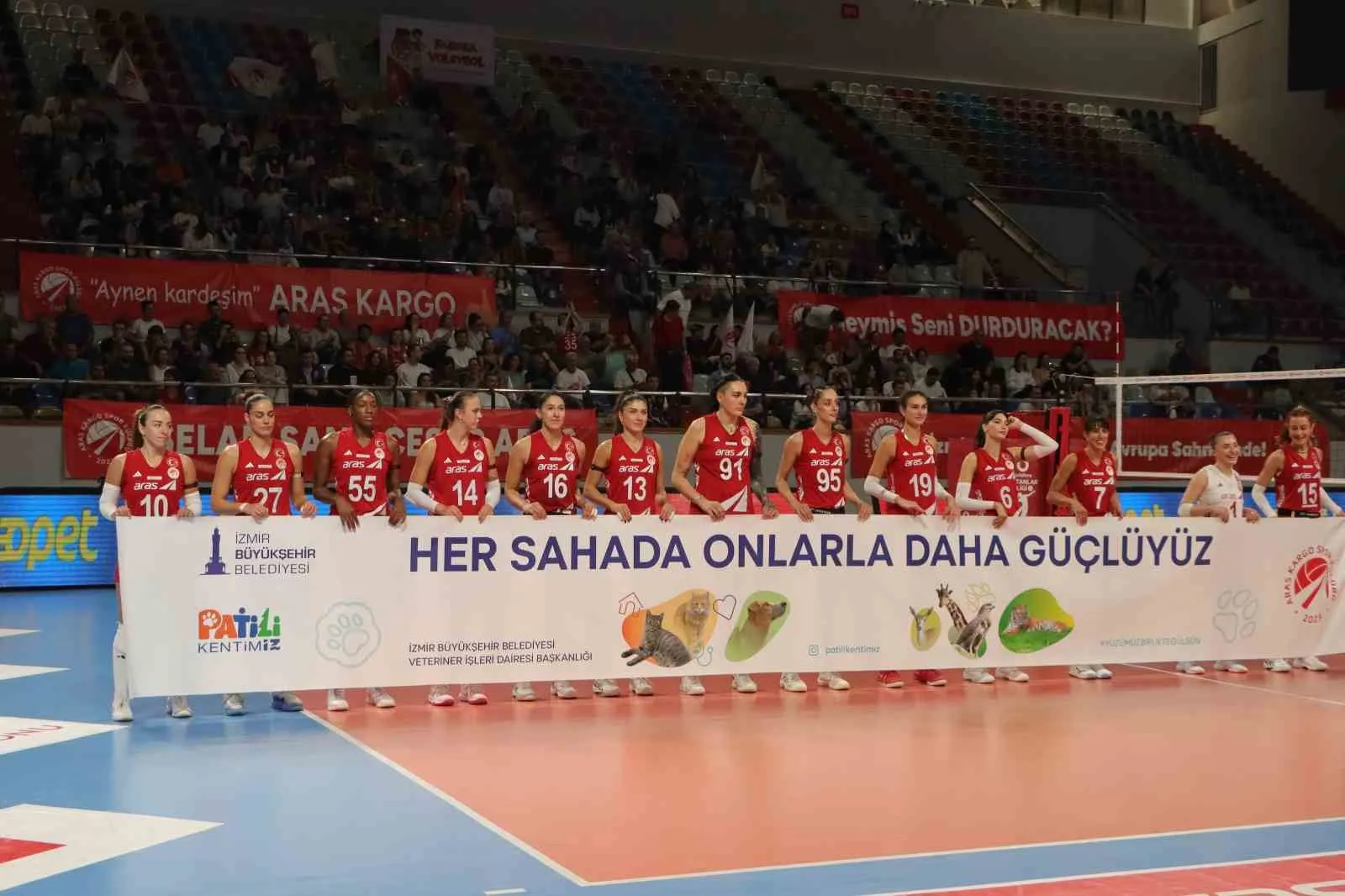 Voleybol sahasında iyilik rüzgarı: Aras Kargo'dan anlamlı sezon başlangıcı