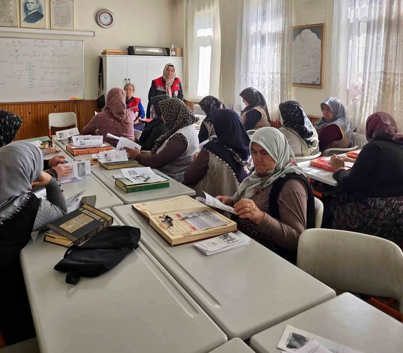 Tarlada ve ahırda sağlık nöbeti: Kadın üreticilere hayati uyarılar