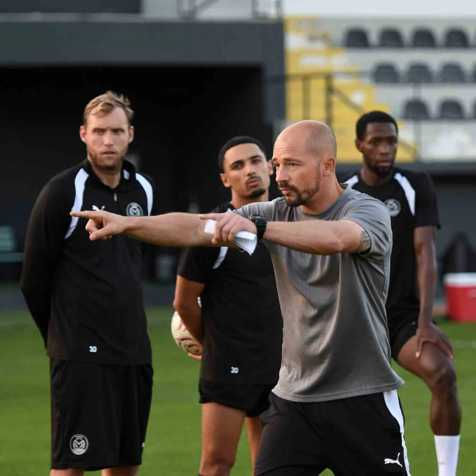 Manisa FK’da yeni dönem: Sırp çalıştırıcı ile el sıkışıldı