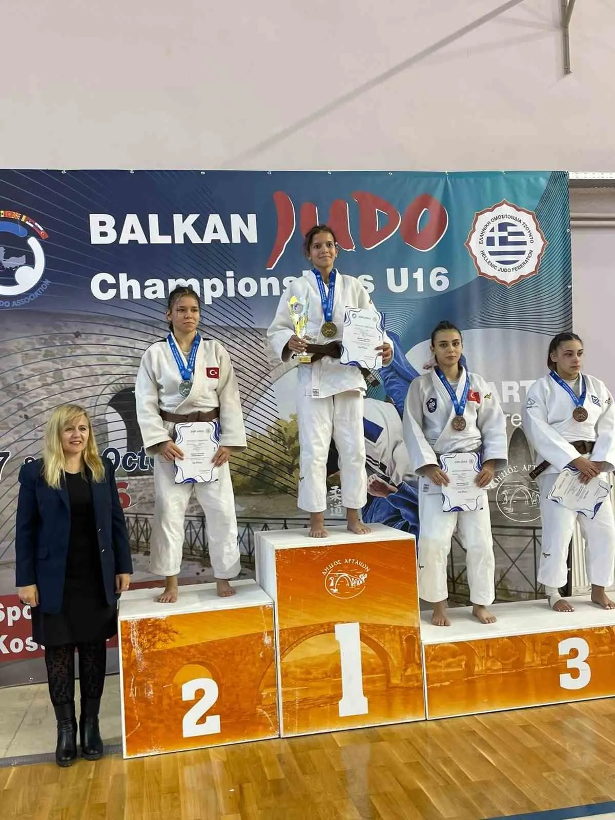 Denizli’nin gururu Arife: Balkanlar’da gümüş zaferi