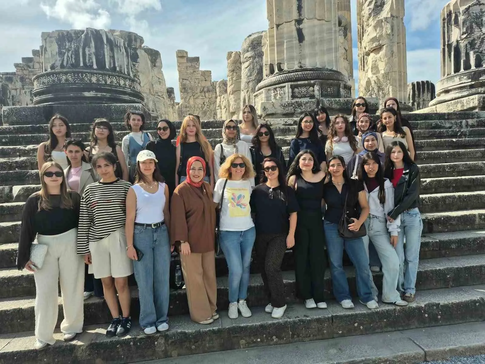 Aydın’ın gençleri antik çağın izini sürüyor: Tarihi rotada buluştular