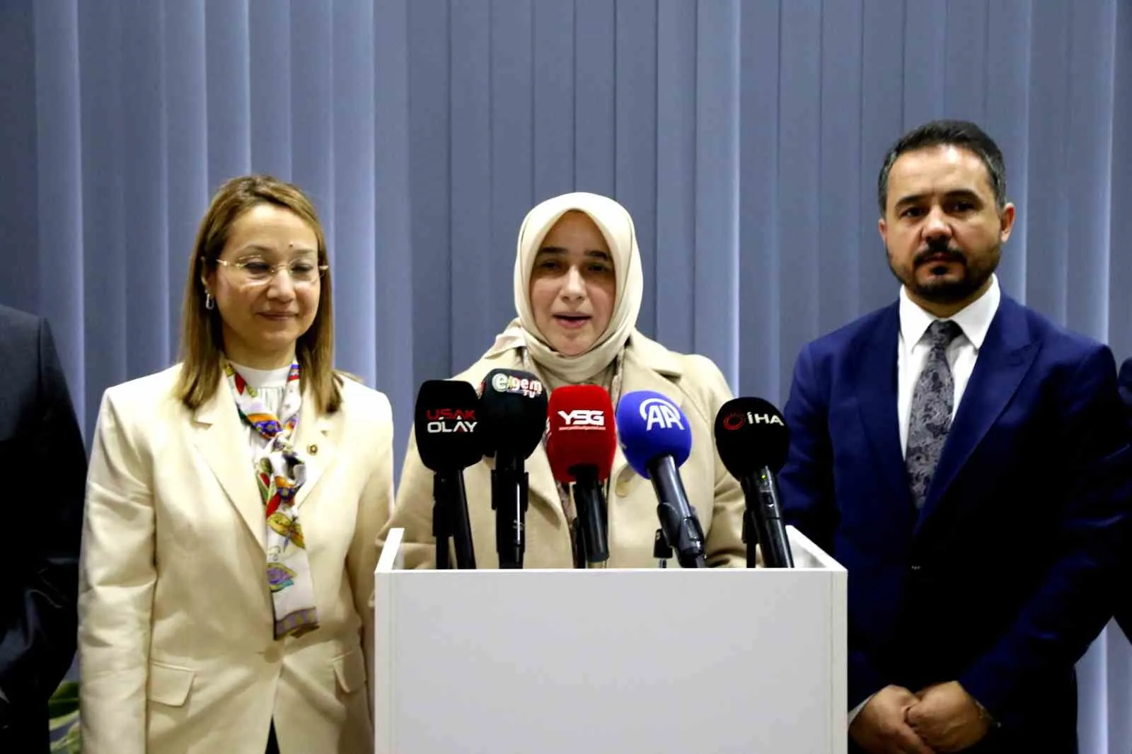 Özlem Zengin’den Uşak’ta vizyon mesajı: Türkiye’nin geleceğine yön vermeye kararlıyız