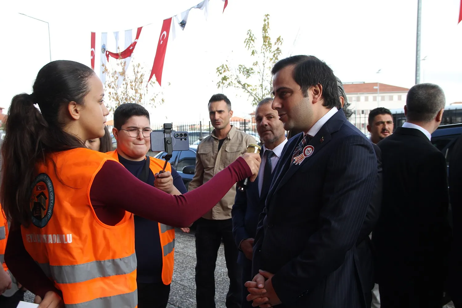 Kula’da Cumhuriyetin 103. yılına görkemli kutlama: Meydanlar bayram yerine döndü