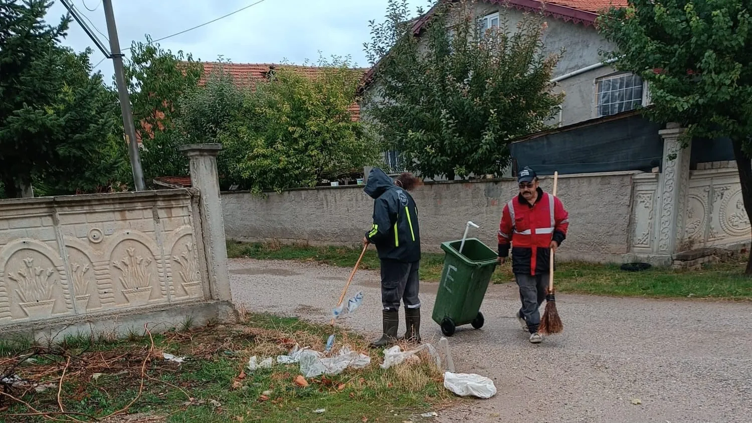 Bolvadin’de sokaklar hijyenle buluştu: Belediye ekipleri sahada