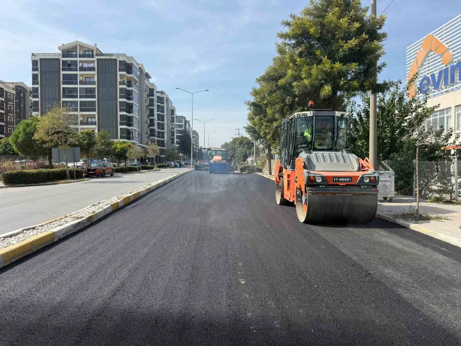Aydın’da ulaşım seferberliği: 17 ilçede yollar baştan aşağı yenileniyor