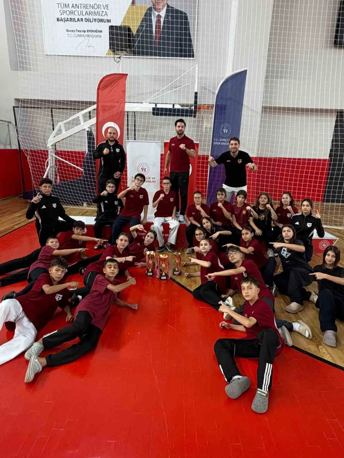 Aydınlı sporcular Kütahya'dan şampiyonluk kupasıyla döndü