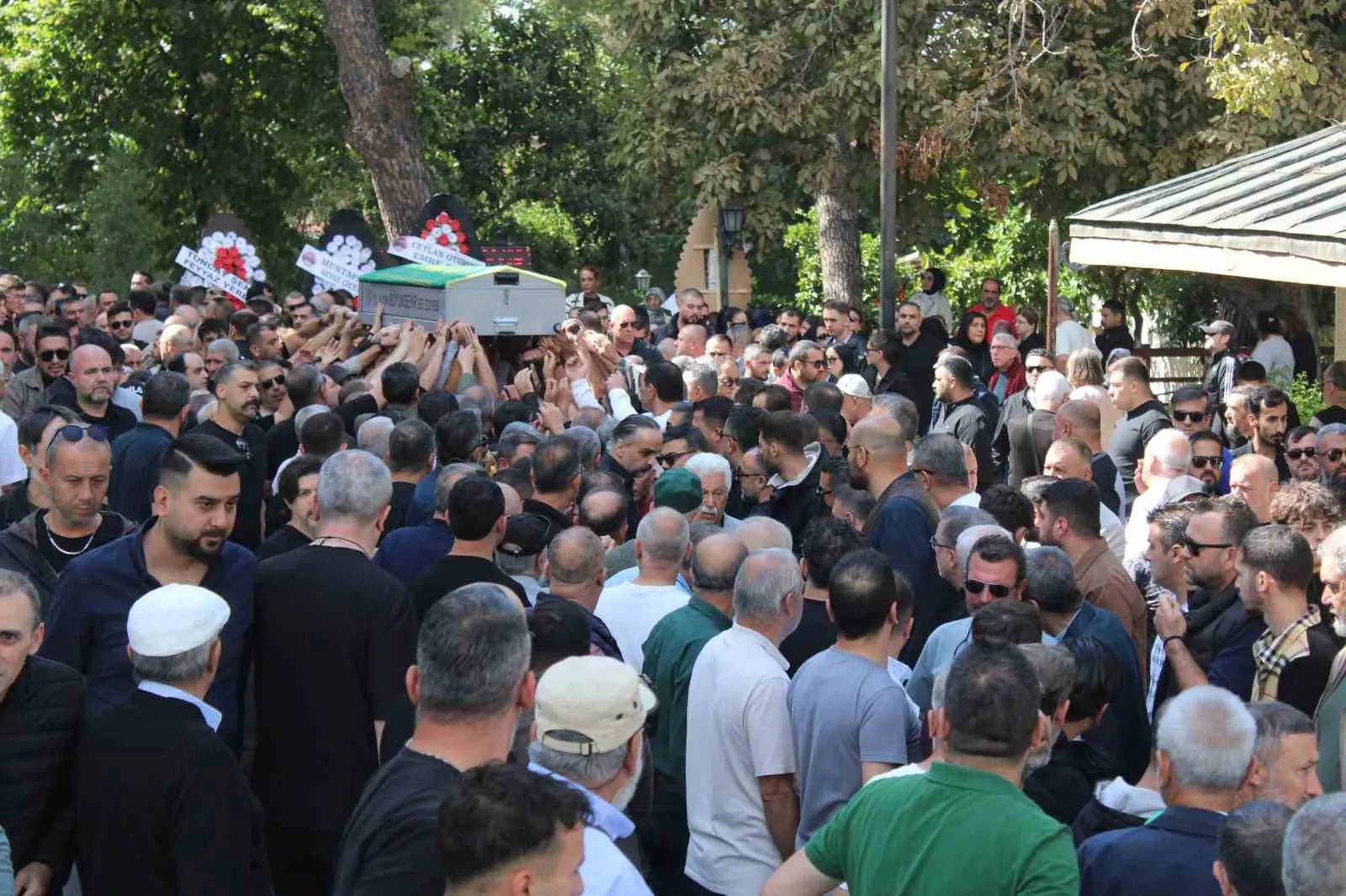 Geçmişin tartışmalı ismi evinde ölü bulundu: Alparslan Sargın defnedildi