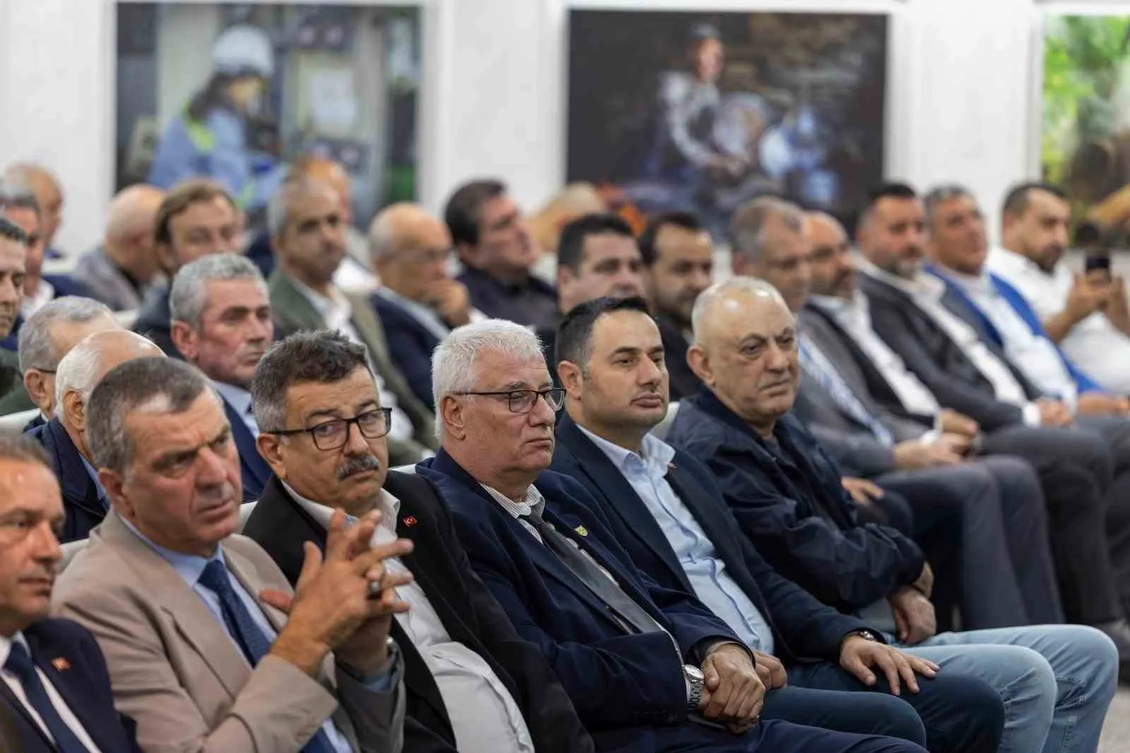Cemil Tugay’dan İzmir esnafına çifte müjde: Su faturalarında indirim dönemi başlıyor