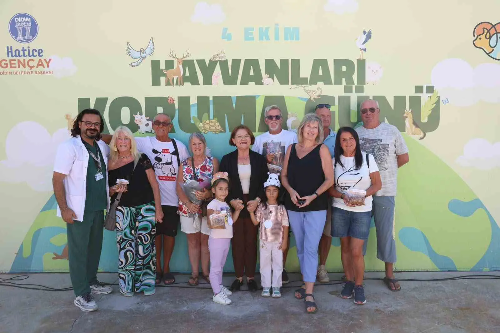 Didim’de minik yürekler patili dostları için buluştu: Yaşam hakkı vurgusu