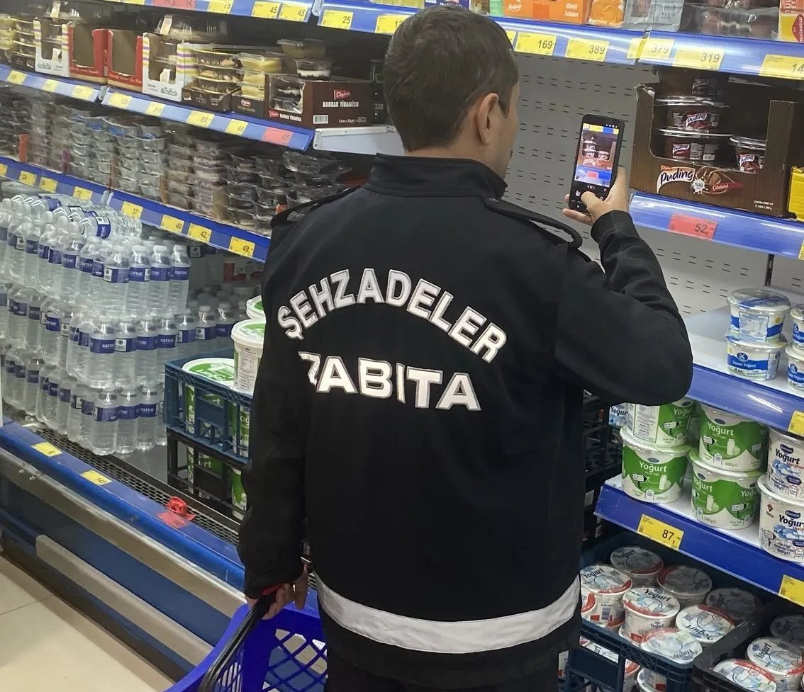 Şehzadeler’de market denetimlerinde taviz yok: Zabıta ekipleri sahaya indi