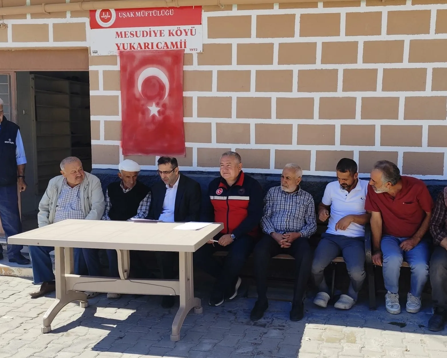 Uşak’ta tarlada ve ahırda mesai: Uzmanlar üreticinin ayağına gitti