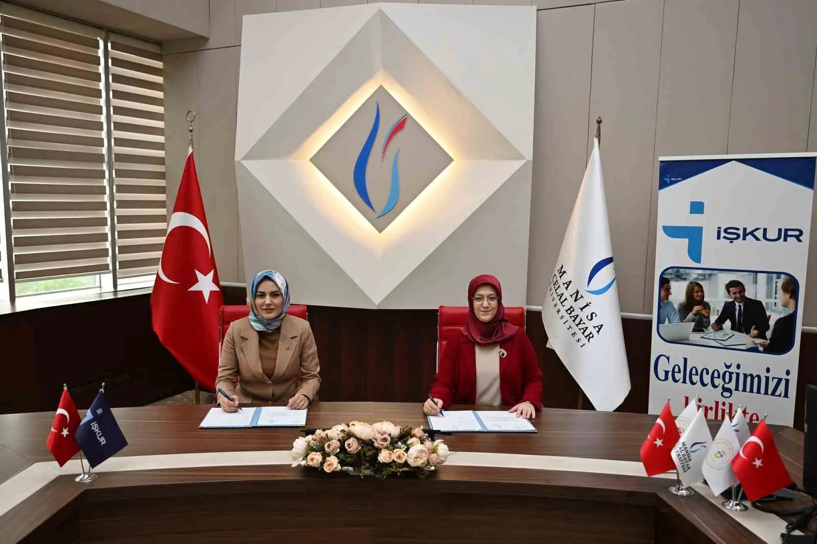 MCBÜ öğrencilerine iş dünyasının kapıları aralanıyor: Bin 630 gence staj ve çalışma desteği