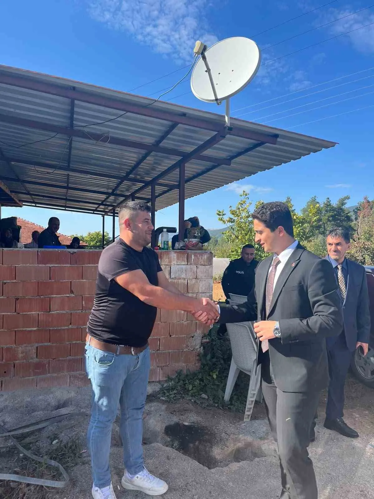 Beyağaç'ta yaraları saran ziyaret: Kaymakam Haydari'den öğrenciye moral desteği