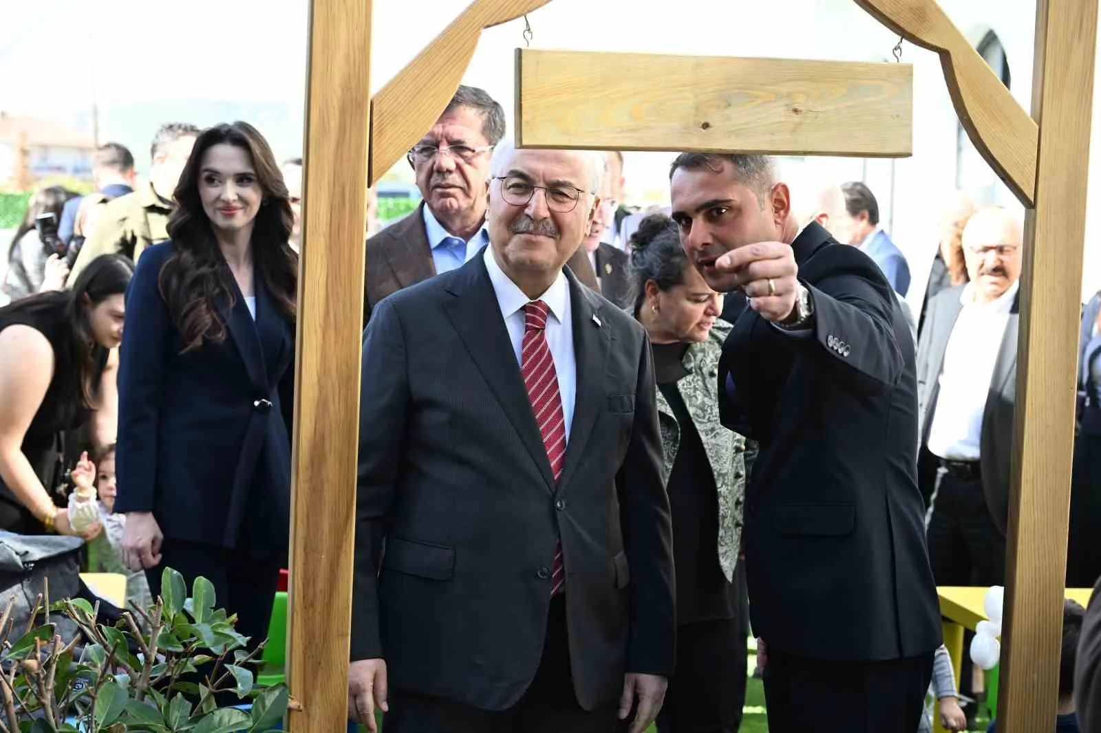 Çivril’in geleceğine hayırsever imzası: 132 minik öğrenciye yeni yuva