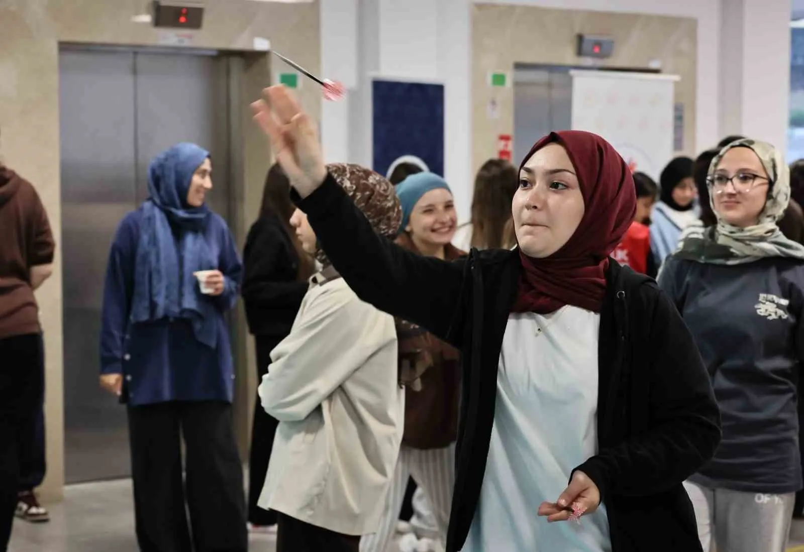 Manisa yurtlarında hareketli günler: Öğrenciler hem yarıştı hem sanatla buluştu
