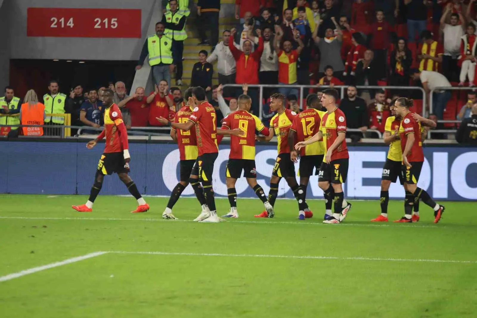Göztepe evinde fırtına gibi: İlk yarıda fişi çekti