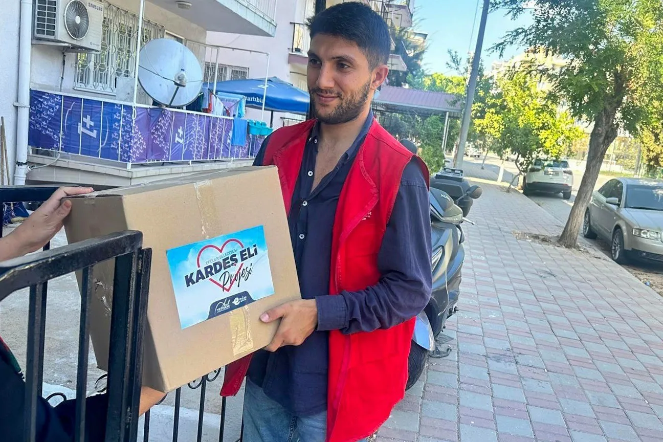 Efeler'de dayanışma rüzgarı: Başkan Yetişkin'den ihtiyaç sahiplerine sıcak el