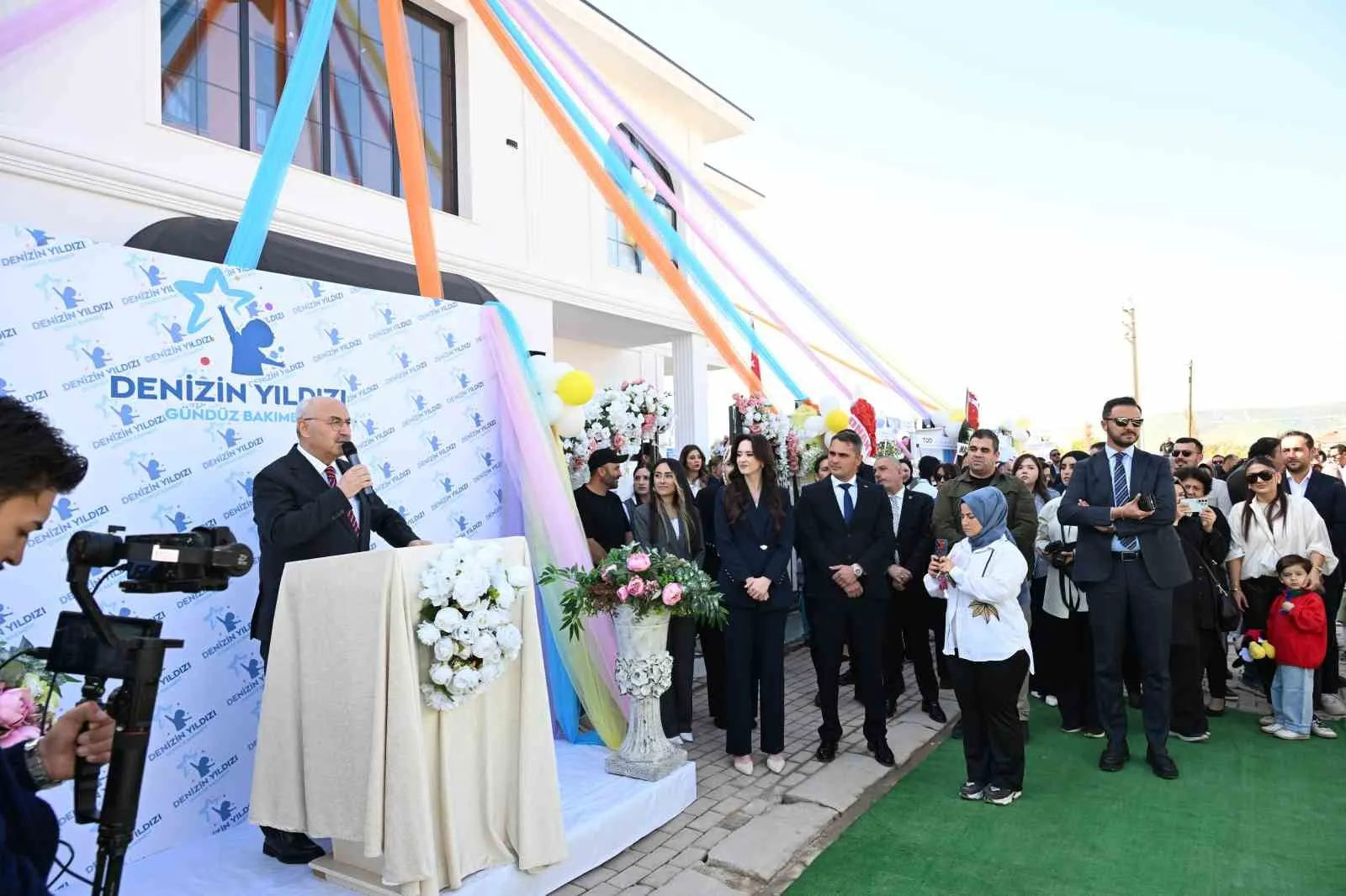 Çivril’in geleceğine hayırsever imzası: 132 minik öğrenciye yeni yuva