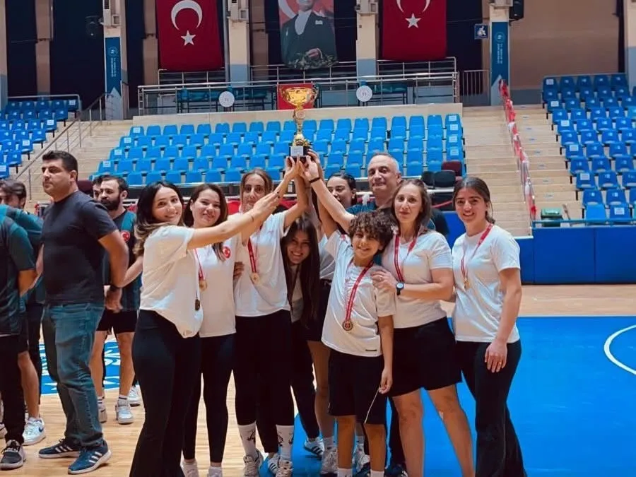 Köşk ekibinden parkede büyük başarı: Bölge vizesini kaptılar