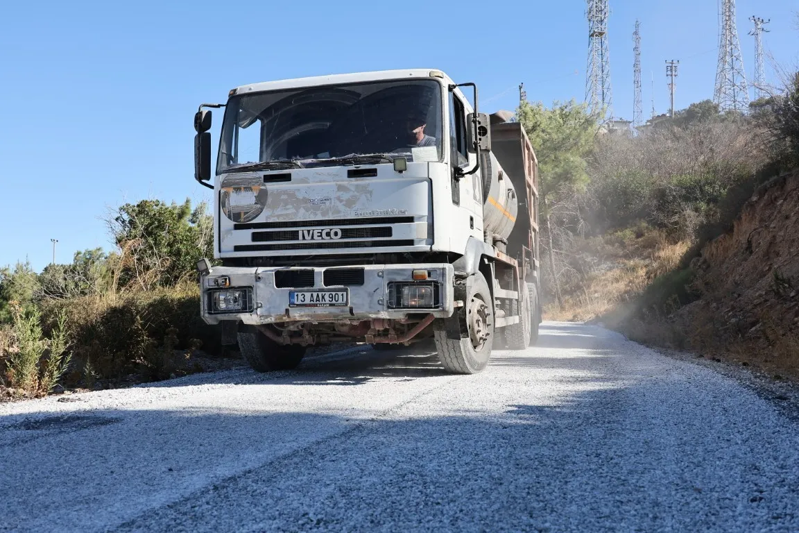 Bodrum’un ulaşım ağında hummalı çalışma: Yollar yenileniyor