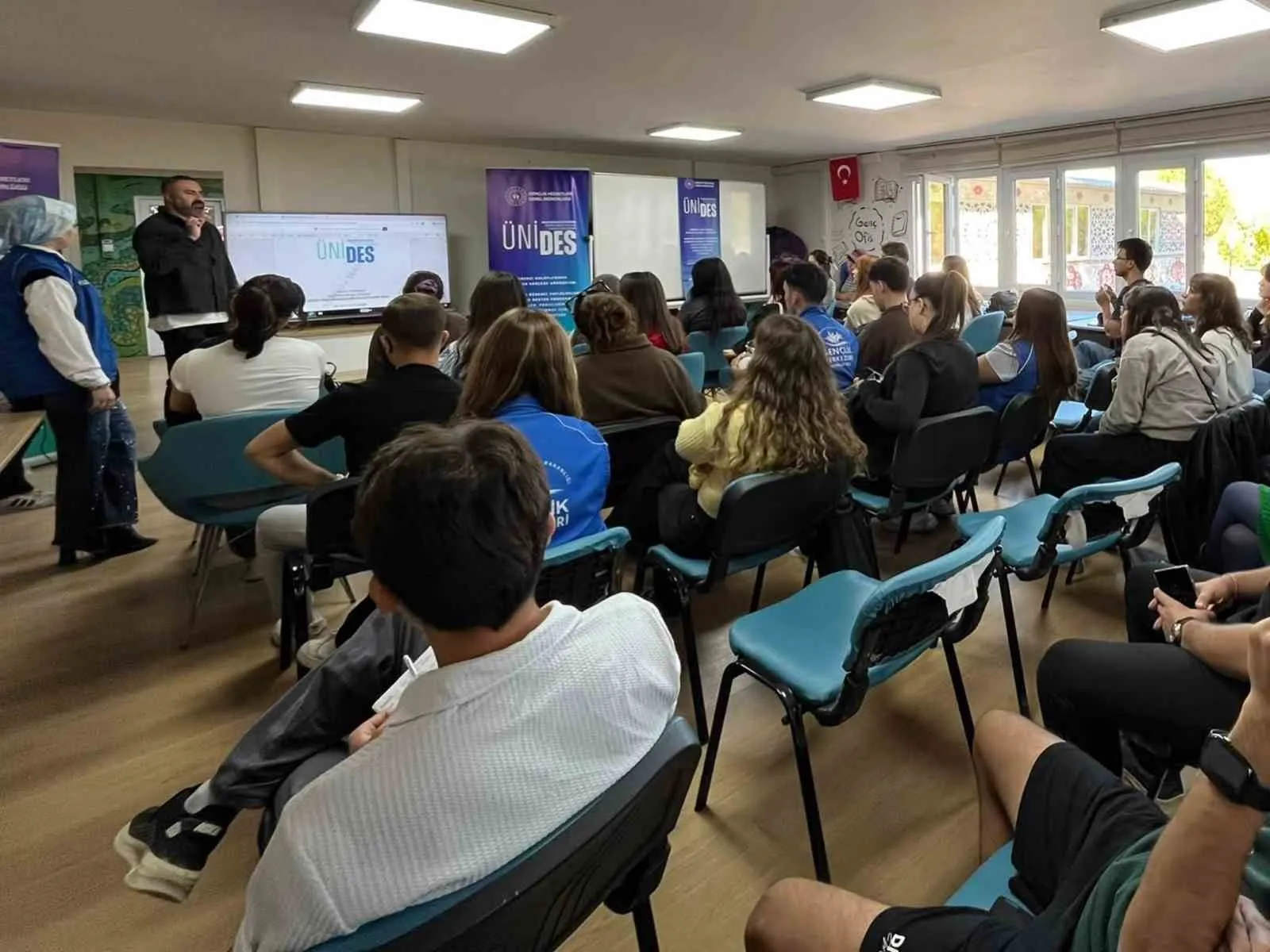 Muğla’da gençlerin vizyonu projeye dönüşüyor: ÜNİDES ile destek dönemi