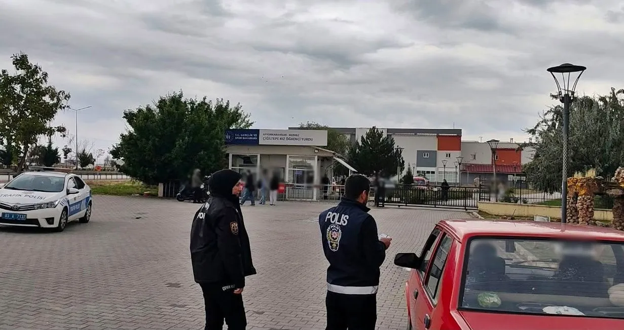 Afyonkarahisar’da okul çevrelerinde güvenlik mesaisi: Yüzlerce noktada sıkı denetim