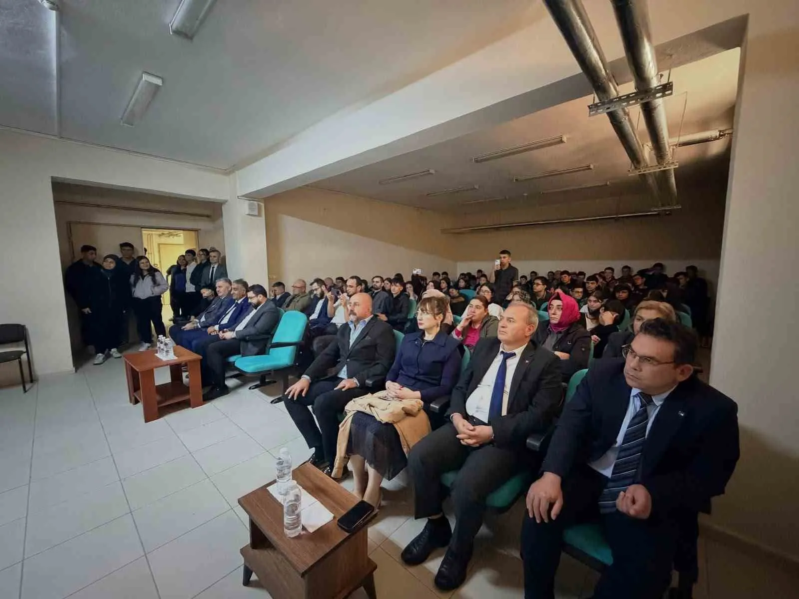 Manisa'da eğitimde 75 yıllık gurur tablosu: Sarıgöl'de anlamlı kutlama