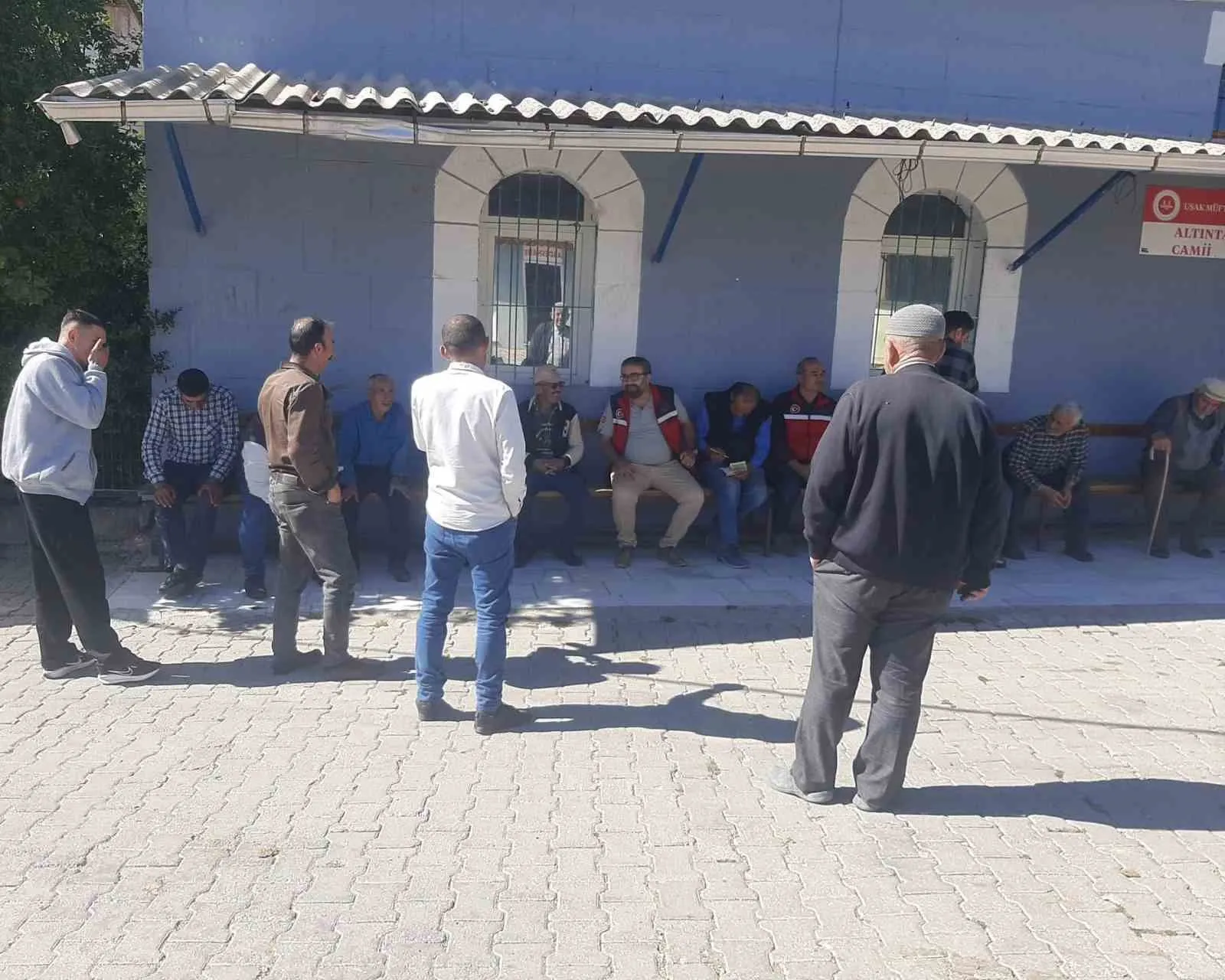 Uşak’ta tarlada ve ahırda mesai: Uzmanlar üreticinin ayağına gitti