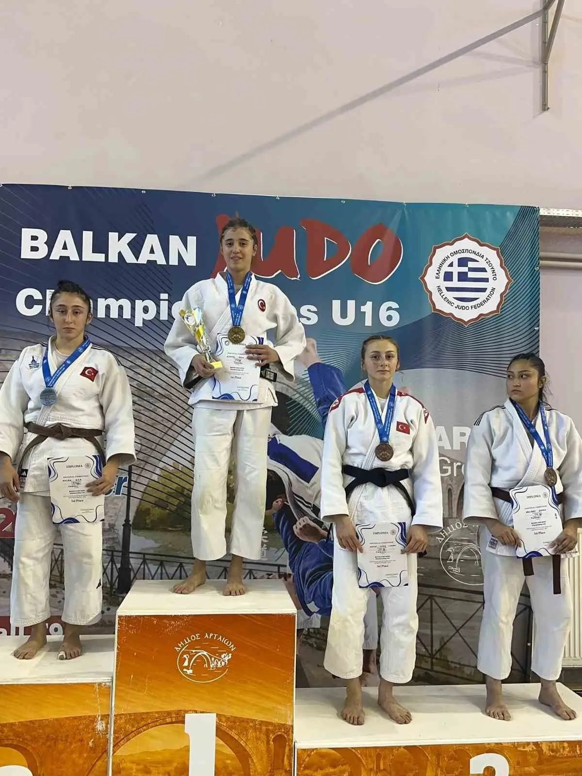 İzmirli judocular Balkanlar'da fırtına gibi esti: Milli takıma dev katkı