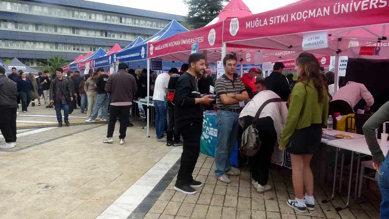 MSKÜ'de öğrencilere renkli karşılama: Hem eğlendiler hem bilgilendiler
