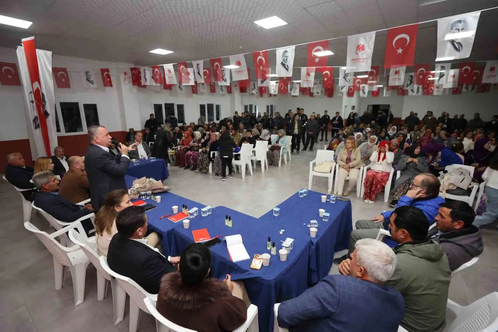 Yunusemre’de hizmet rotasını halk belirliyor: Başkan Balaban sahadan inmiyor