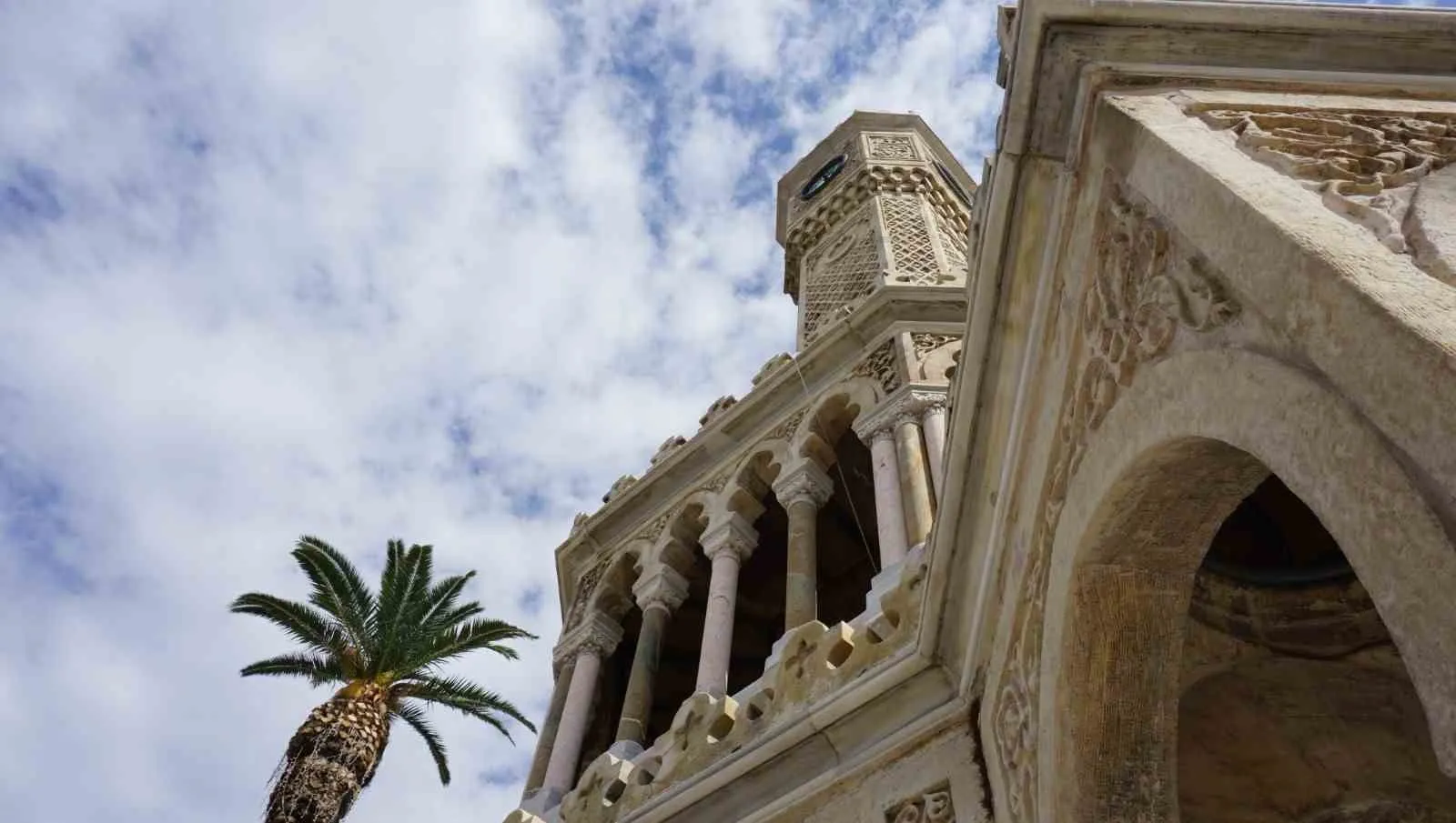 İzmir'in zamansız imzası: 125 yıldır Konak'ın merkezinde yükseliyor