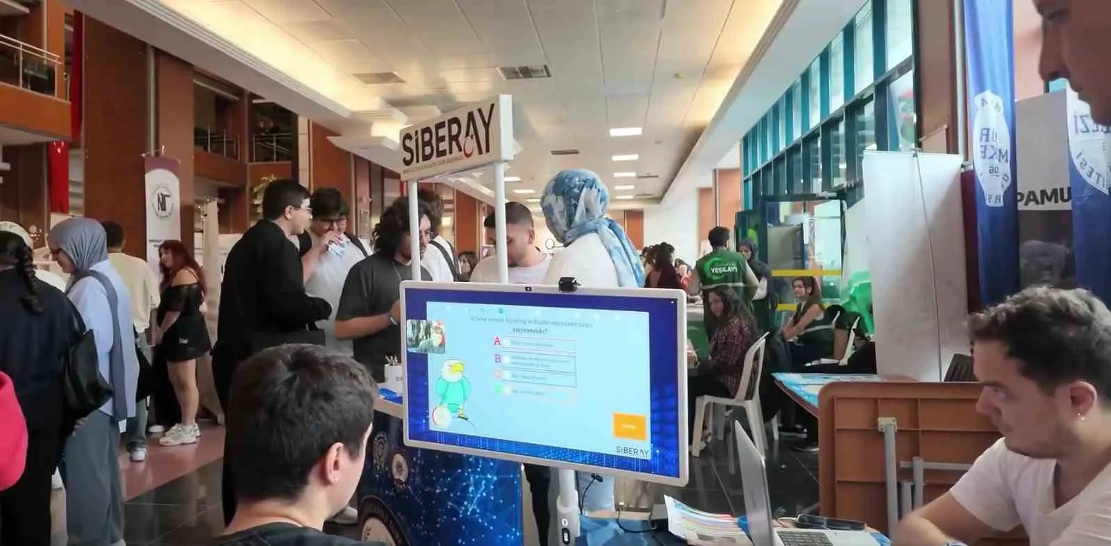 Pamukkale Üniversitesi’nde polis-öğrenci buluşması: Güvenli kampüs için el ele