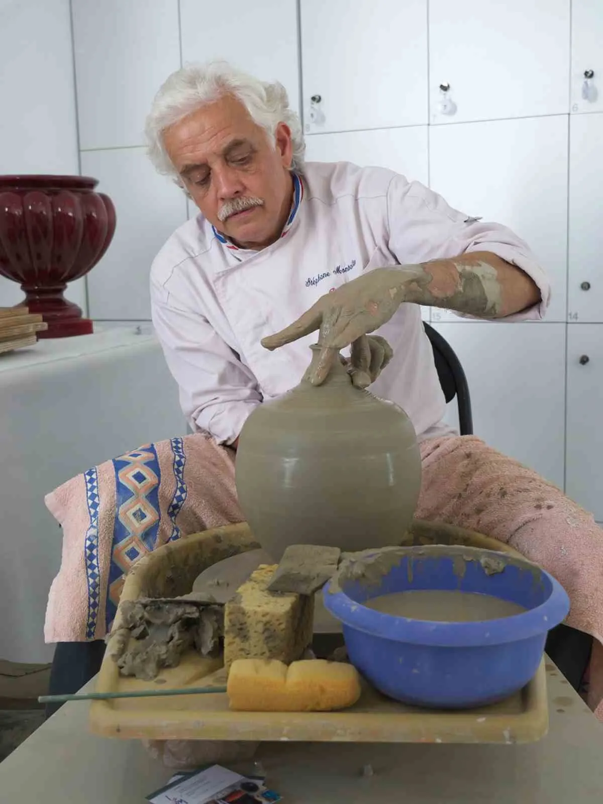 Dünyanın gözü Menemen’de: Fransız sanatçıdan Avrupa’ya çömlekçilik dersi
