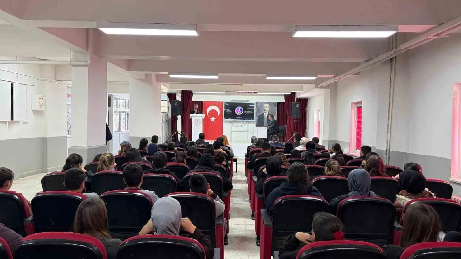 Dijital dünyada jandarma kalkanı: 771 kişiye kritik uyarı