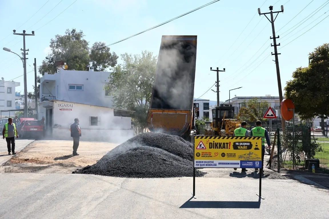 Bodrum yollarında hummalı çalışma: Ekipler dört koldan sahada
