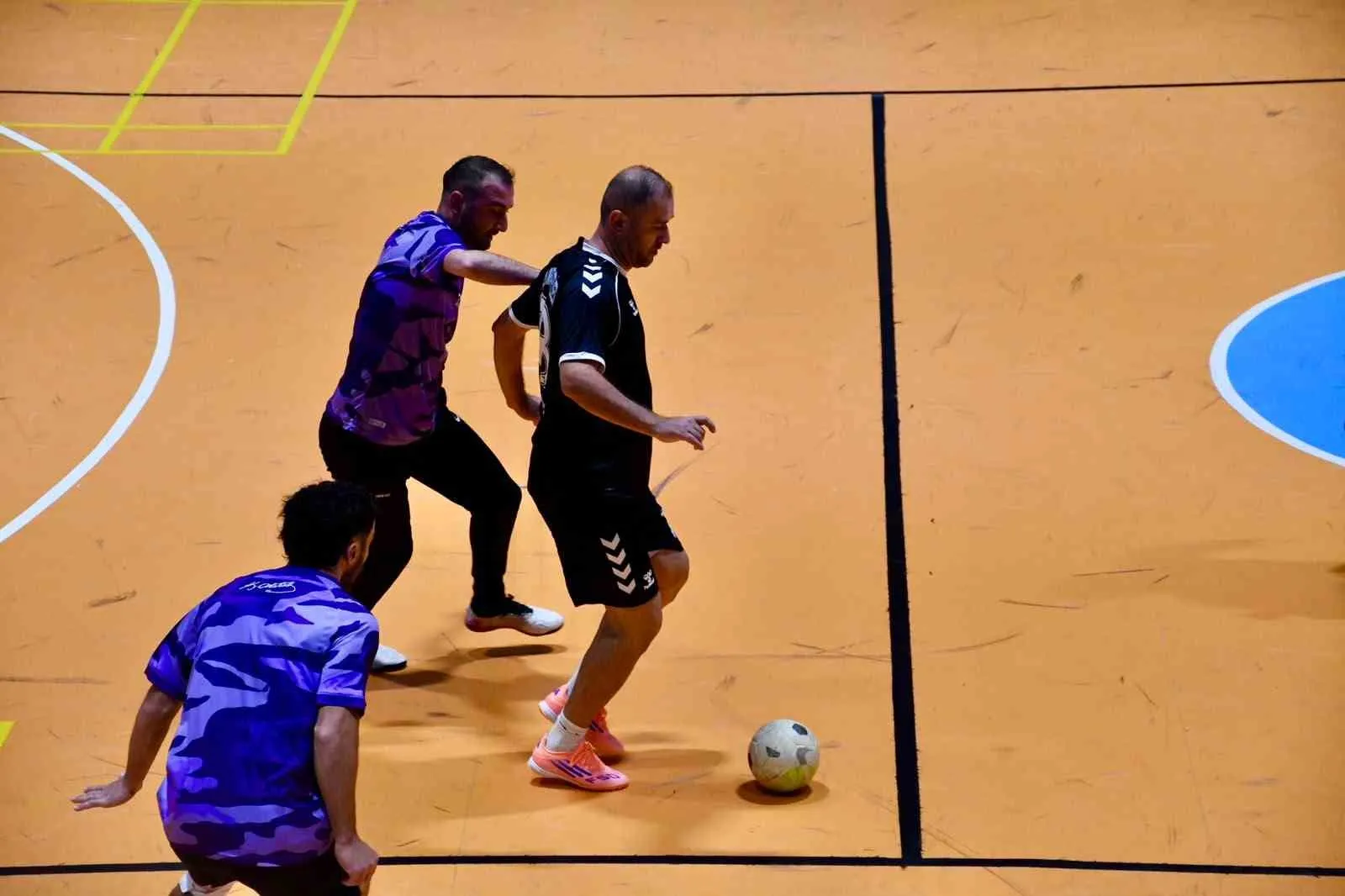 Afyonkarahisar'da futsal rüzgarı dindi: Kupa sahiplerini buldu