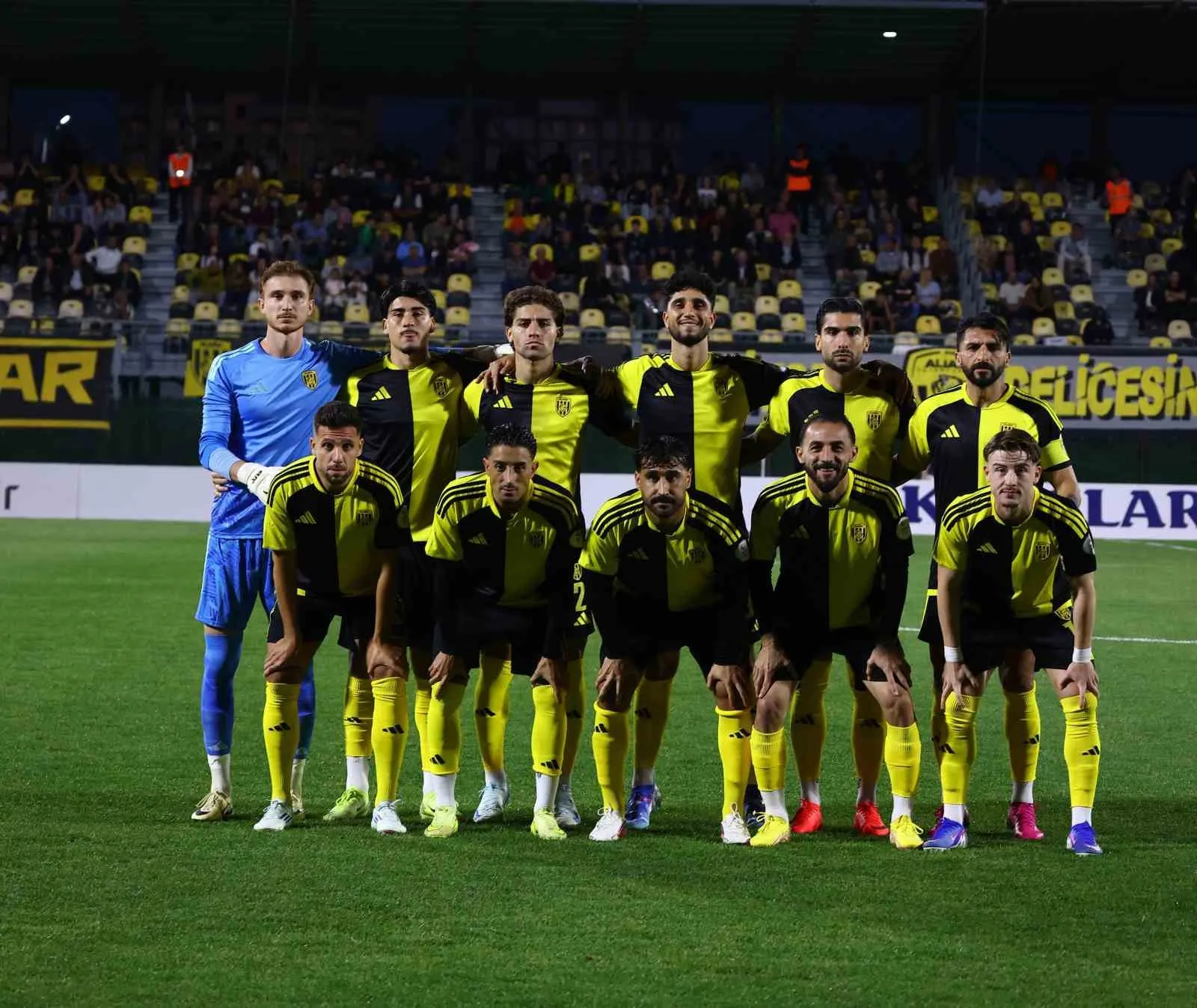 Aliağa FK derbide hata yapmadı: Menemen FK evine puansız döndü