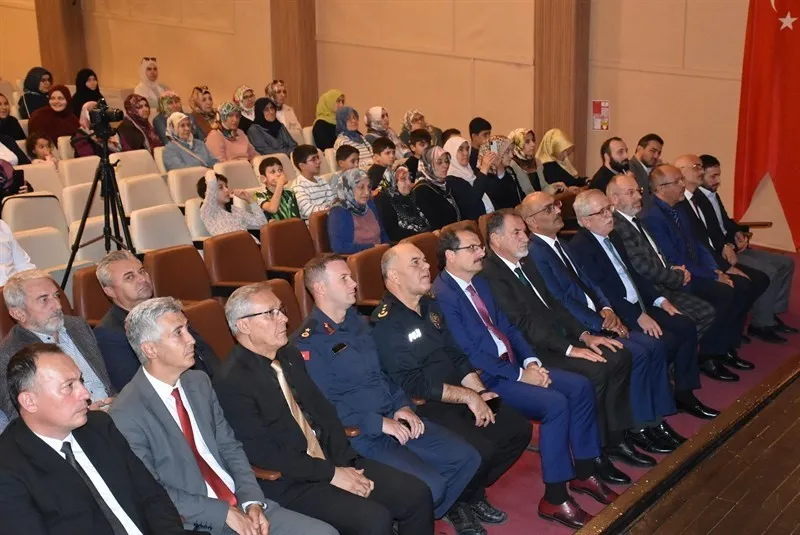 Salihli'de camilerin sosyal hayattaki dönüştürücü gücü vurgulandı