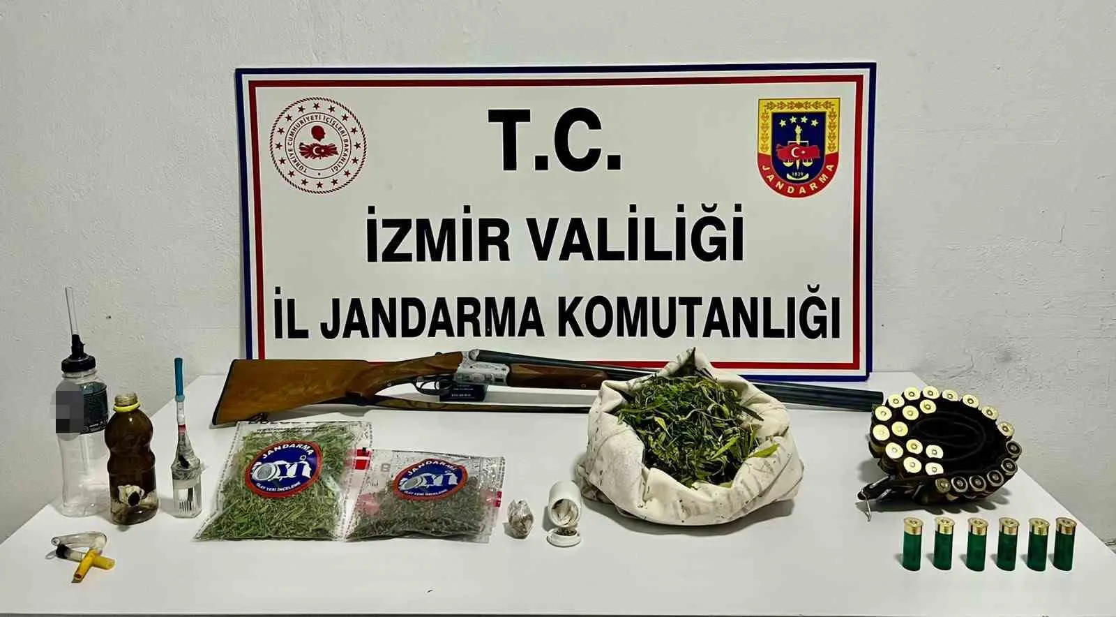 Menemen’de zehir tacirlerine çifte kilit: 44 şüpheli gözaltına alındı