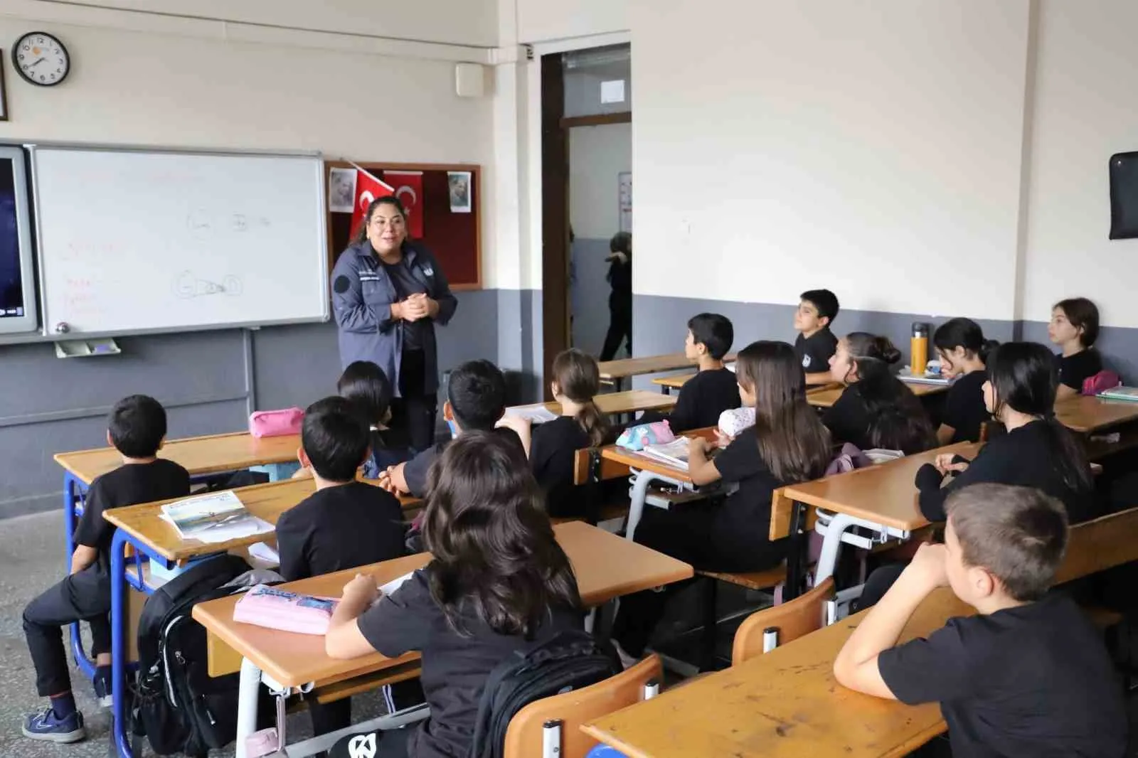 Nazilli'nin yarınları afetlere karşı bilinçleniyor: NAFAD sahada