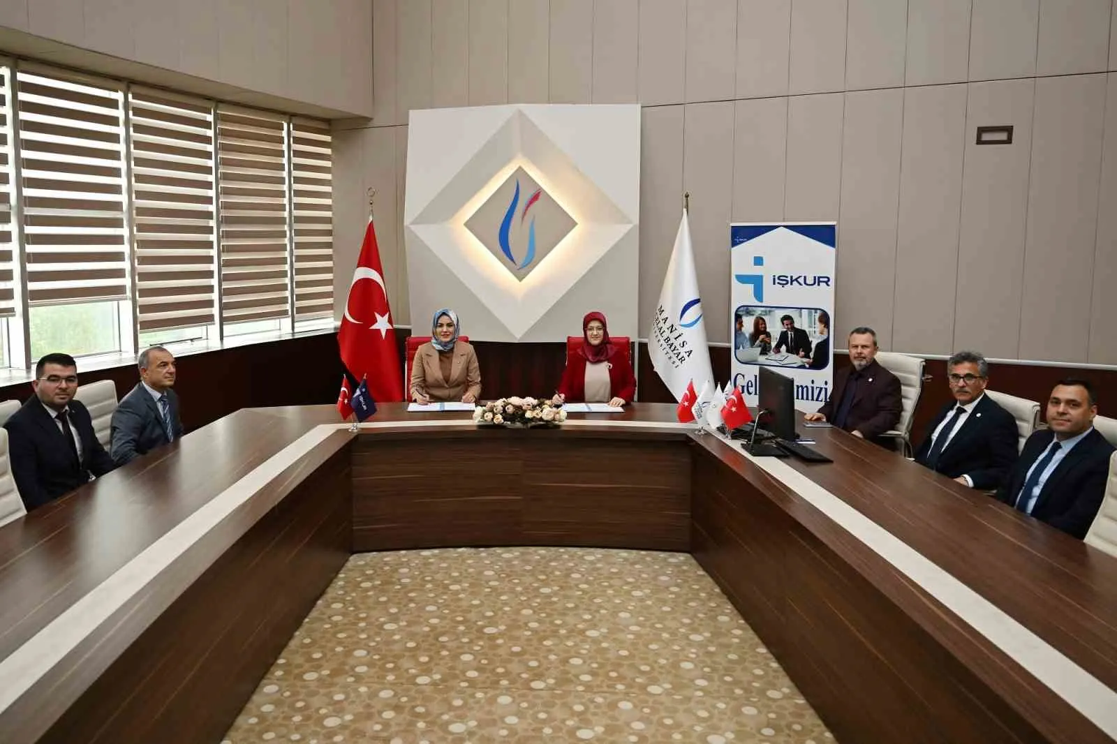 MCBÜ öğrencilerine iş dünyasının kapıları aralanıyor: Bin 630 gence staj ve çalışma desteği