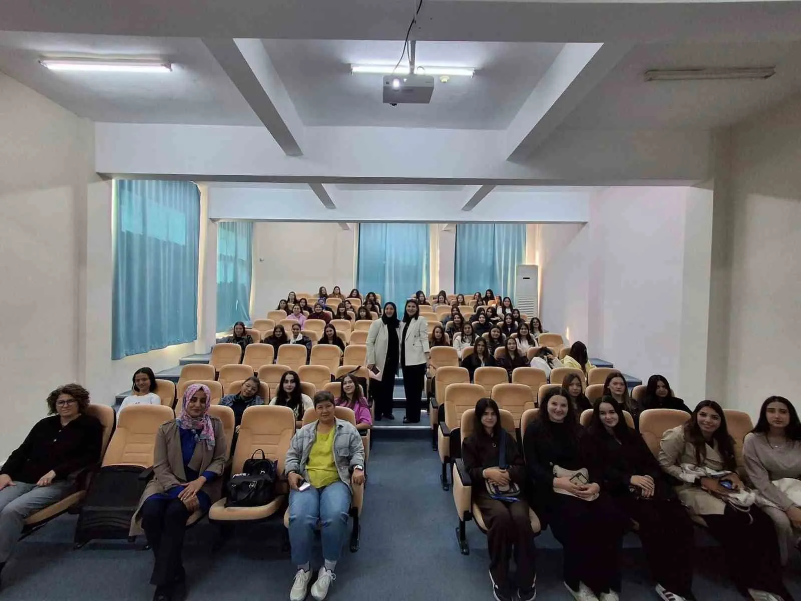 Geleceğin üniversitelileri ADÜ kampüsünde: Meslek seçiminde kritik adım