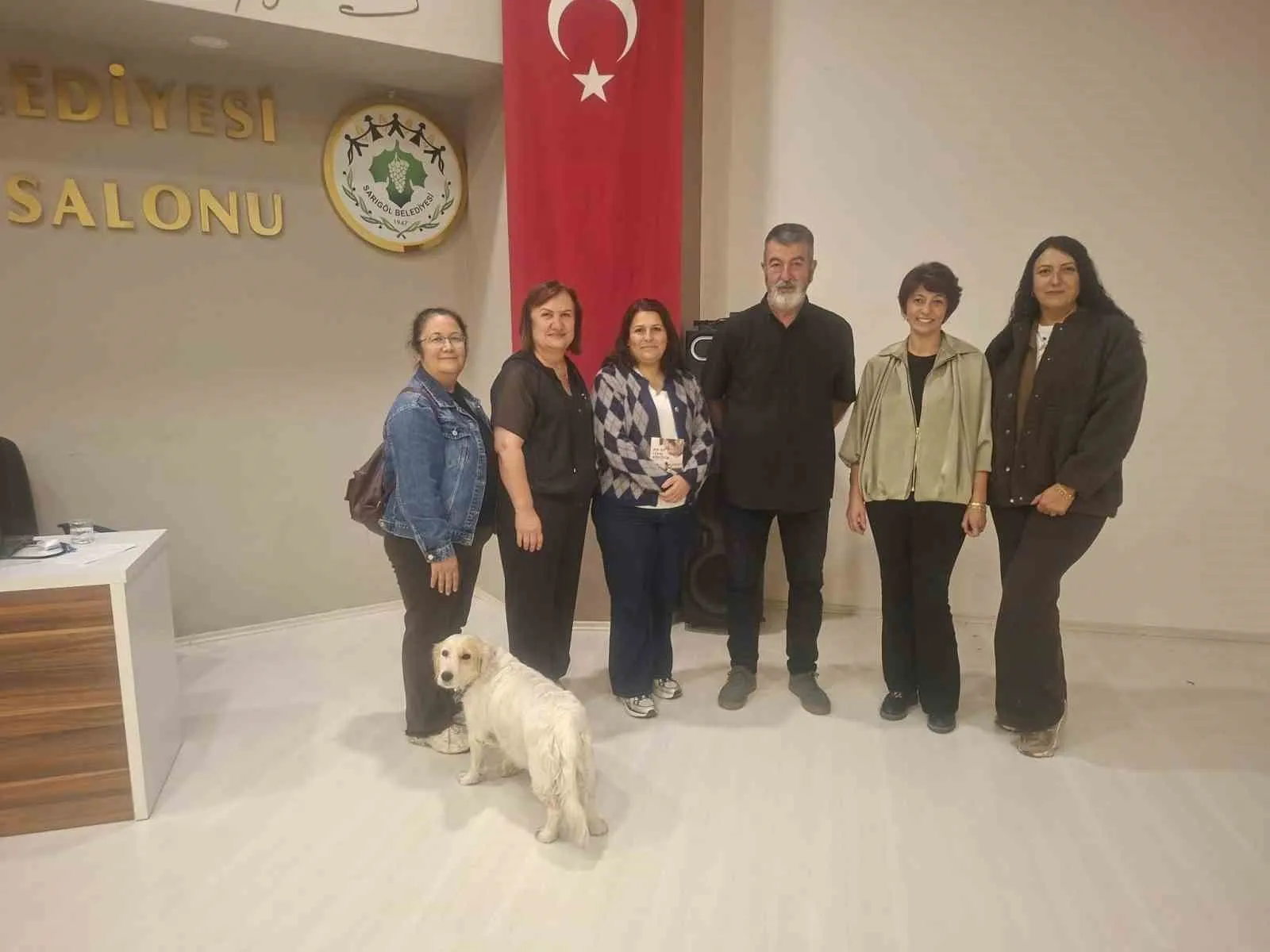 Sahipsiz canlar için yollara düştü: Ünlü isimden vicdan çağrısı