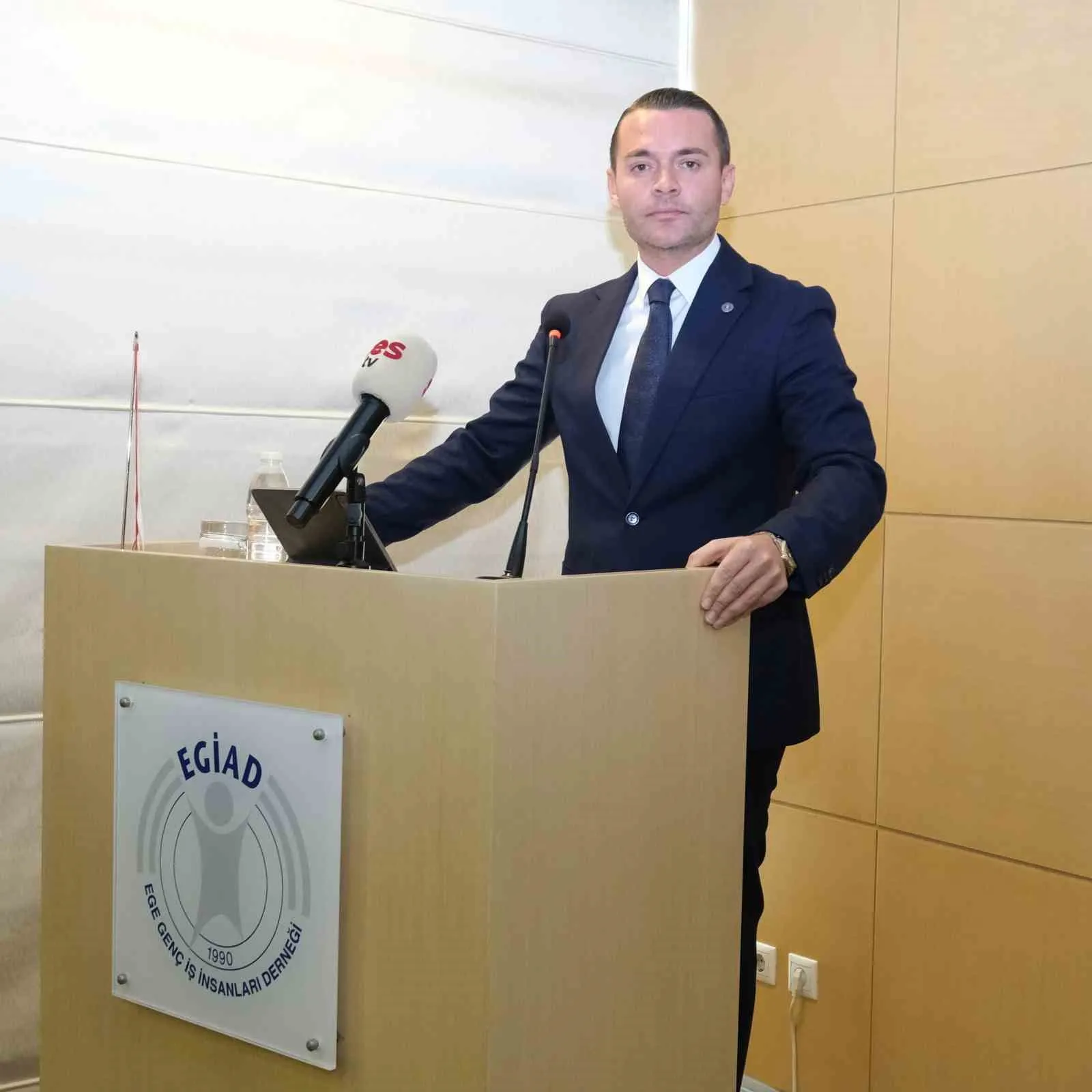 İzmir'in genç işsizlik karnesi açıklandı: Sorun işsizlik değil, beceri uyumsuzluğu